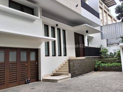 Rumah 2 Lantai Bagus Modern Semi Furnished di Pondok Indah 01.24