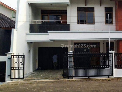 Rumah 2 Lantai siap huni di komplek One Gate Srimahi Baru Bkr