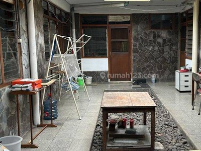 Rumah bisa untuk usaha Di Mainroad Pajajaran