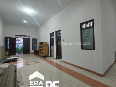 Rumah Halaman Luas Siap Huni Dekat Stasiun Poncol Semarang Utara