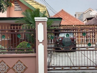 RUMAH LOKASI STRATEGIS DI CEMPAKA PUTIH JAKARTA PUSAT