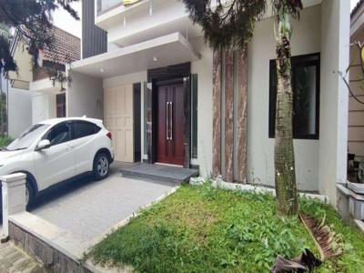 Dijual Rumah Mewah Minimalis di Singgasana Pradana, Bandung