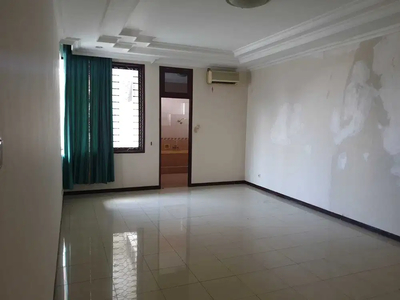 Dijual Rumah 2 lantai SHM di Darmo Harapan Surabaya