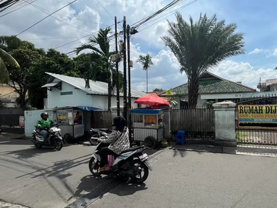 Dijual Rumah Besar Hitung Tanah di Rawa Belong Kebon Jeruk Jakbar
