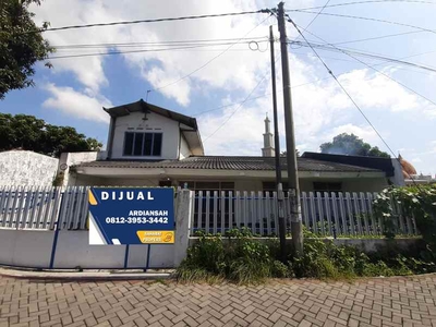 Dijual Rumah Lama Di Pusat Kota Jember Jl Sentot Prawirodirjo