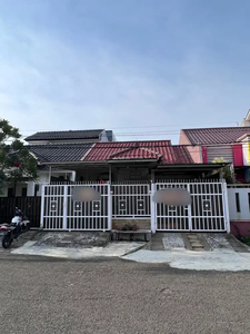 Dijual Rumah Satu Setengah Lantai di Cluster Taman Sari, Harapan Indah