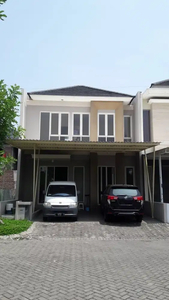 JALAN LEBAR Rumah Minimal 2 Lantai Royal Residence Wiyung Surabaya