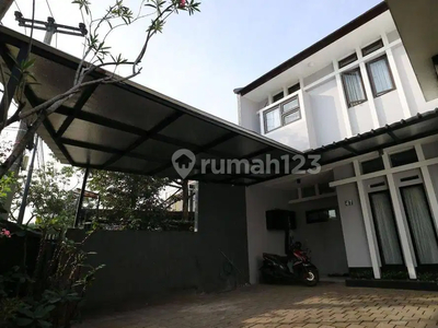 Rumah 2 Lantai Komplek Tanjungsari Antapani Strategis