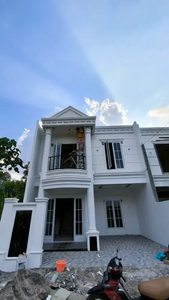 Rumah 2 lantai nempel alun-alun Depok! KPR free biaya tanpa DP 0%