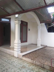 Rumah baru renovasi di Vila Pamulang Mas