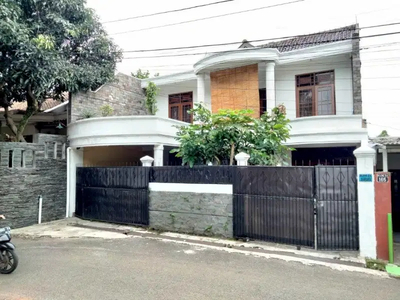 Rumah di Sarijadi Bandung dekat Sukajadi dan Tol Pasteur Bandung