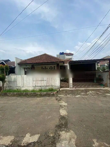 Rumah Luas Strategis di Bukit Cimanggu City Harga Nego Kpr J8951