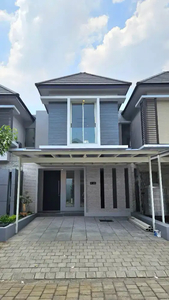 Rumah Mewah di cluster Lily Graha Natura Surabaya Barat