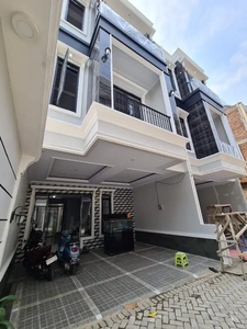 Rumah Mewah Eklusif Jagakarsa