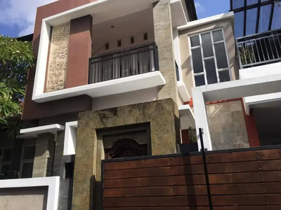 RUMAH MINIMALIS MODERN DENPASAR BARAT DEPAN POLRESTABES