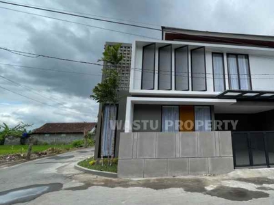 Rumah Modern Full Furnished 2 Lantai Strategis Di Purwomartani Sleman