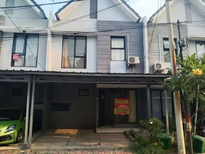 Di Jual Cepat Rumah 2 lantai minimalis spt Villa Karawang Barat