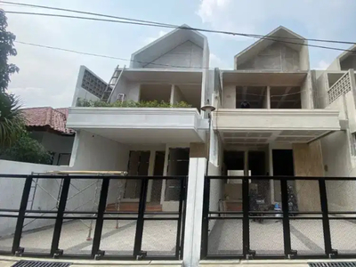 Di jual rumah baru dalam komplek di jatiwaringin bekasi