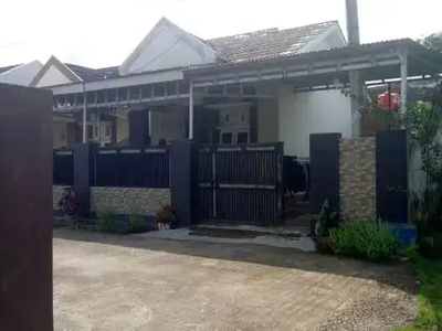 Dijual Rumah di jalan sematang borang sebelum jembatan satu