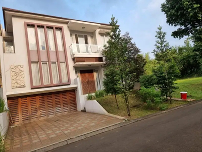 Dijual Rumah di Taman Telaga Golf Bsd