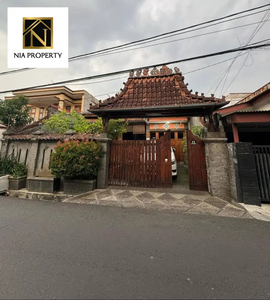 Dijual Rumah Ikonik di Matraman. Semi Furnish