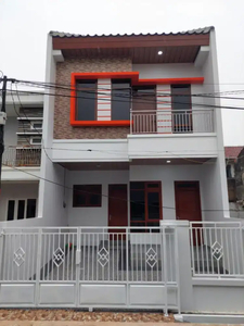 Dijual Rumah Masih Baru Siap Huni di Kavling DKI Pondok Kelapa