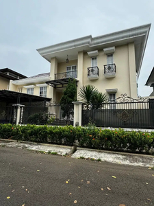 Dijual rumah mewah 2 lantai di Villa Permata Lippo Karawaci Tangerang