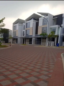 Dijual rumah mewah siap huni The Mozart Signature Golf Island PIK