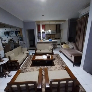 Dijual rumah siap huni di jalan utama kota wisata