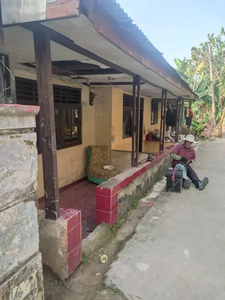 Rumah tua /petakan 4 pintu150 m dekat Raya magonda Depok