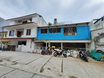 Dijual Rumah Tua di Komplek Hayam Wuruk, 100m ke Halte Busway