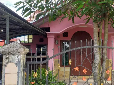 Disewakan Rumah Di depan Jalan Raya AMD