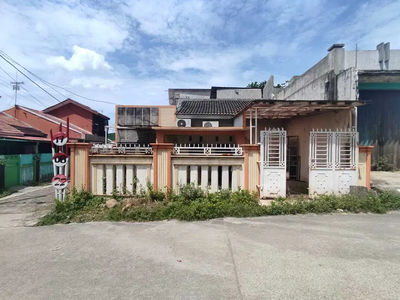 Jual/Lelang Rumah di Lahan Hoek, wilayah Ciantra, Cikarang Selatan