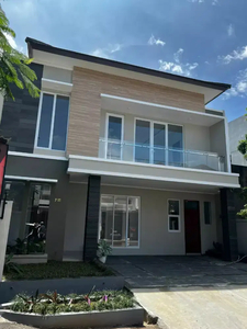 New House Rumah Modern Dalam cluster Cigadung Dago , one gate system