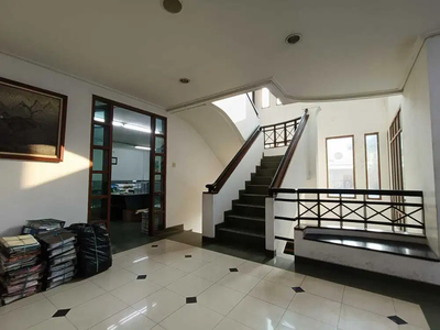Ruko 2 Lantai di Jl. Telepon, Braga - Kota Bandung