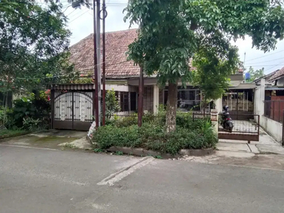 Rumah Bagus Pusat Kota Sayap Riau, Bandung