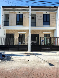 Rumah Baru, 2 Lantai Di Perum. Nirwana Eksekutif, Wonorejo, MERR, UPN