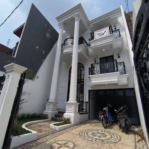 Rumah Baru Dengan Kolam Renang di Jagakarsa Jakarta Selatan