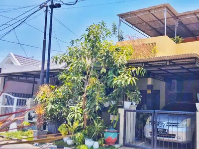 Rumah Cantik strategis 2lt siap huni perumahan Wiguna Surabaya