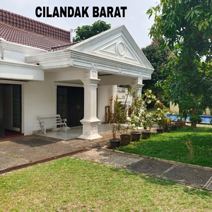 Rumah Klasik Cilandak Dengan Swimming Pool