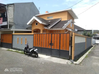 Rumah Komplek antapani-arcamanik One gate Tanah luas