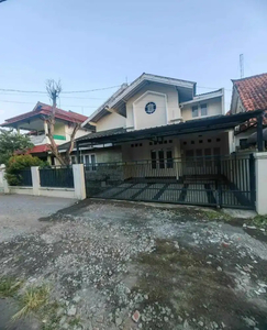 Rumah Mewah Tanah Halaman Luas Di JL. Kaliurang KM. 5 Dekat UGM