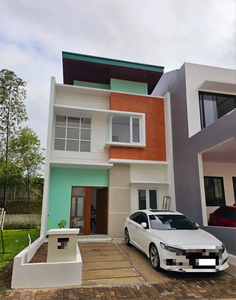 Rumah minimalis baru lokasi strategis di Vanya Park bsd city