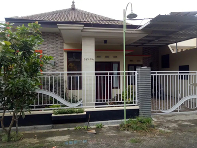 Rumah modern cantik siap huni strategis di Pakis Malang