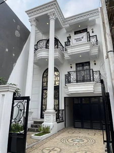 RUMAH MODERN CLASSIC DEKAT PLATARAN JAGAKARSA LOKASI TERDEPAN