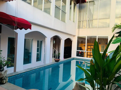 Rumah siap huni design eropa dgn pool pribadi di Pondok Bambu Jakarta