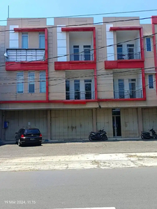 Sewa Ruko Tiga Lantai Murah Tengah Kota Solo Cocok Untuk Kantor