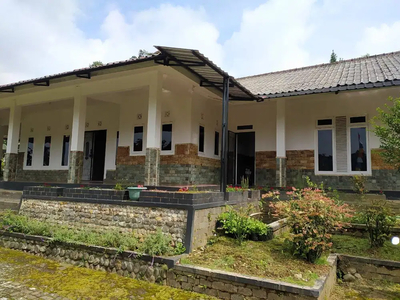 Villa Kadudampit Sukabumi Luas dijual cepat Siap huni