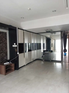 Dijual Apartemen Royal Mediterania Type 3+1 Kamar semi Furnished