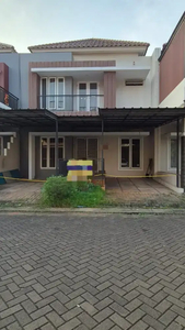 Dijual rumah 2 lantai siap huni di Raffles Hills Cibubur